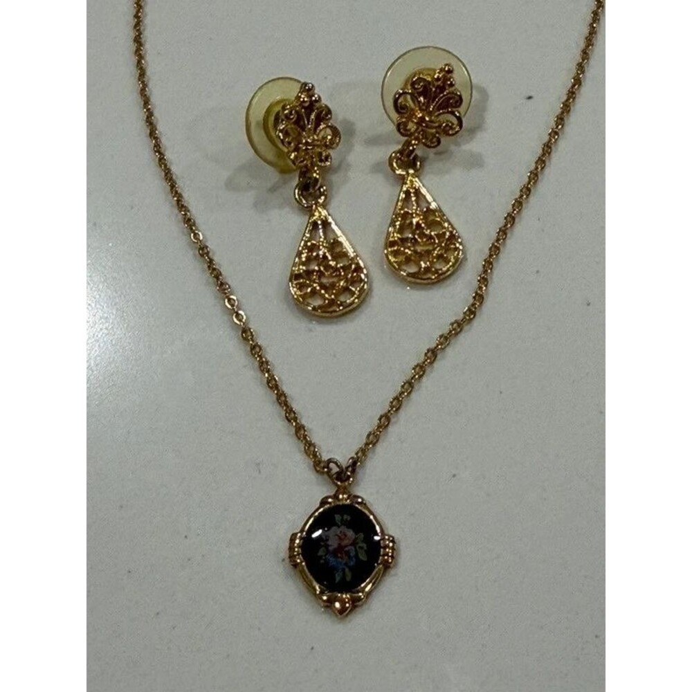 Vintage 1928 Brand Cameo Style Flower Necklace Gold Toned Filagree Earrings Set